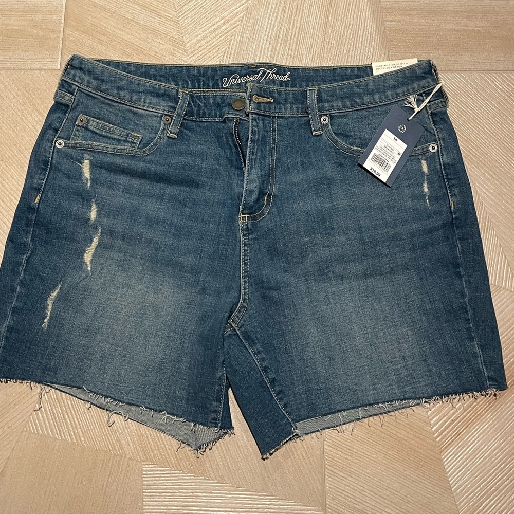 Universal Thread MID-RISE BOYFRIEND JEAN SHORTS SIZE 14 NWT
